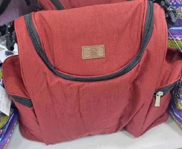 BOLSO MULTIBOLSILLOS NEVERA TINTO OSCURO